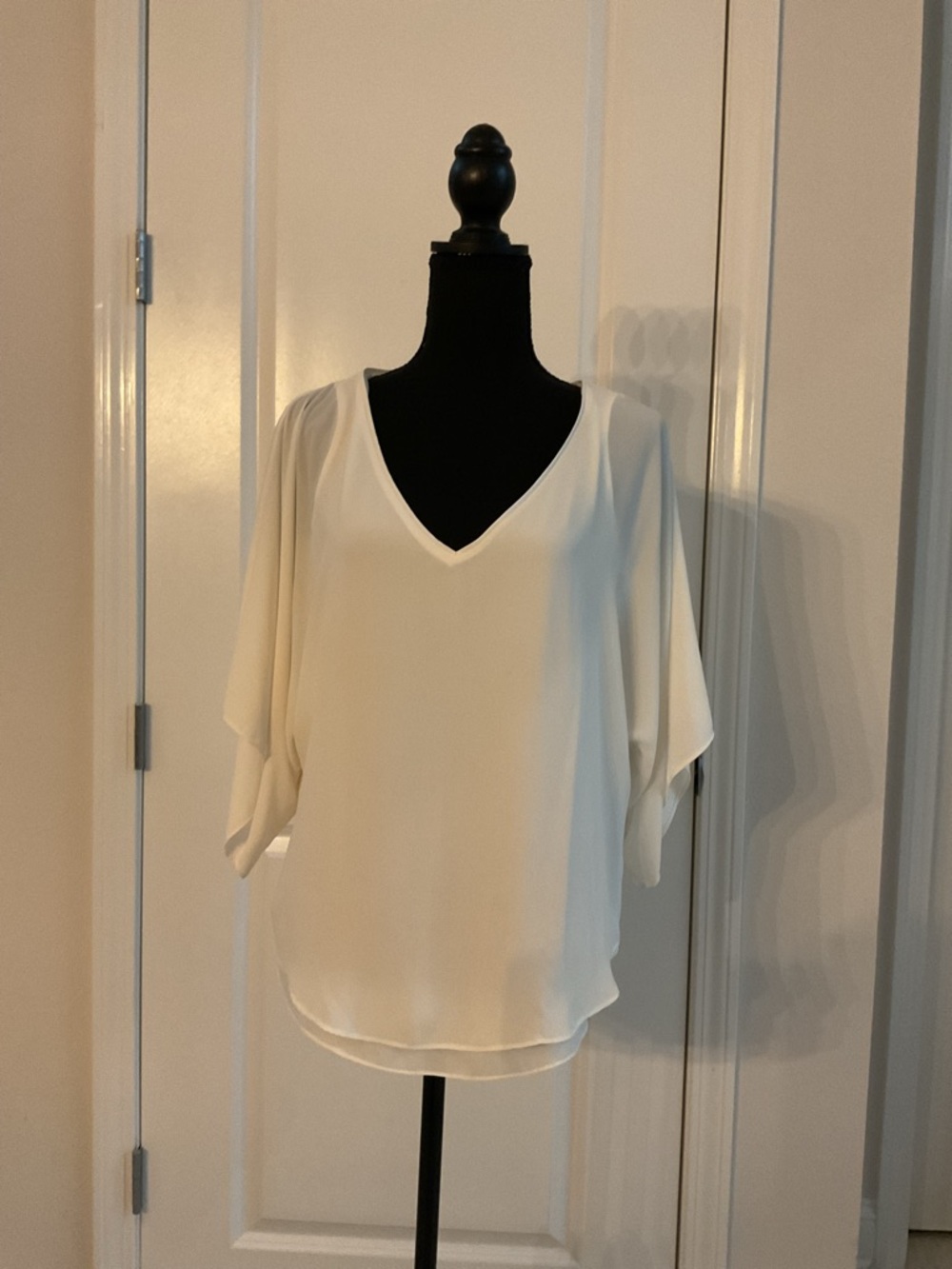 White House Black Market Cream V-Neck Dolman Sleeve Blouse